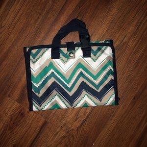 Thirty-One Timeless Beauty Bag Dotty Chevron